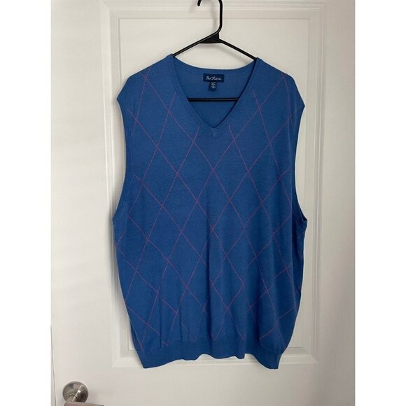 Golf Vest - Picture 1 of 3